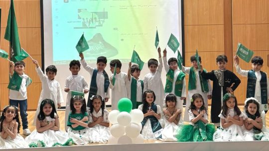 حبُّ الوطن… نغمةُ فخرٍ صدحت بها قلوبُ براعم الرواد